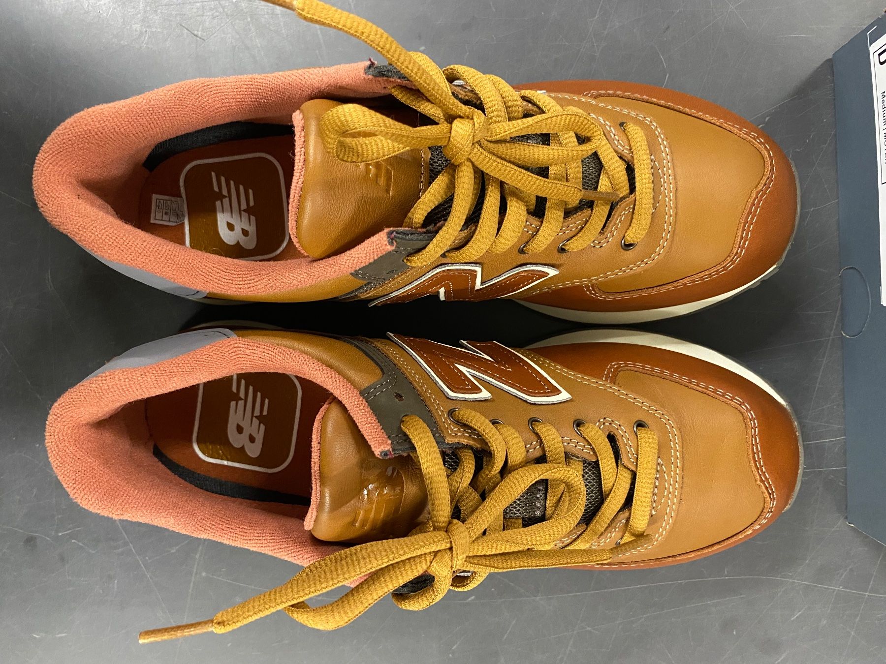 New Balance Scarpe da uomo: New Balance 574 Lederschuhe – Usato da Glattbrugg venduto da Pischte.Brockenhaus 6
