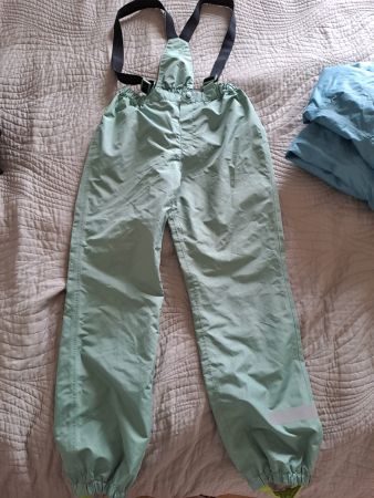 Latzhose wasserabweisend Grösse 146/152 mint guter Zustand