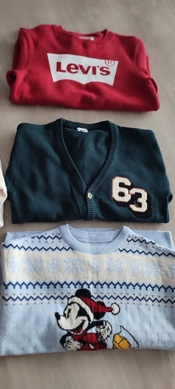 Pulls et sweat-shirts: Kinder Pullover Größe 140 – D'occasion à Tagelswangen par son_z88g 3