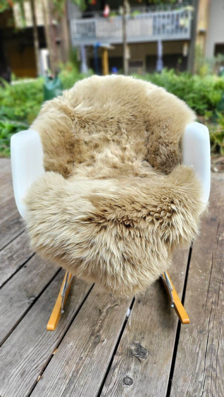 Tappeti: Schaffell in der Farbe antilope – Nuovo e nell'imballaggio originale da Neuhausen am Rheinfall venduto da Lambskin