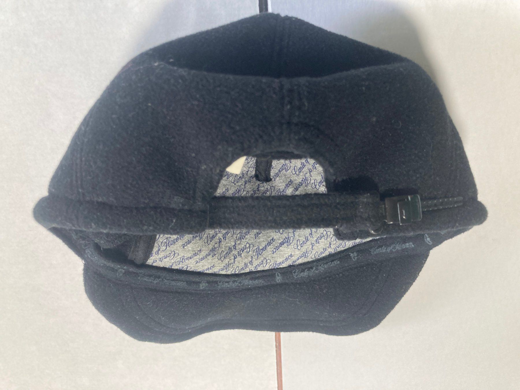 Copricapi, berretti & cappellini: Compte de Florence fleece Mütze – Usato da Zürich venduto da le_souk 4