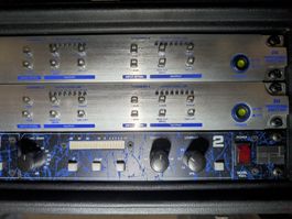 Effekt-Rack mit 8 hochwertigen DI Direct Box und Mik-Preamp