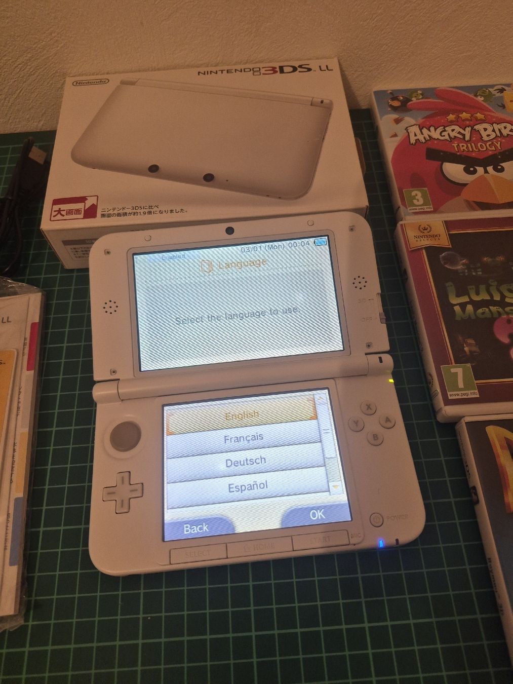 Nintendo Konsolen: Nintendo 3DS XL White Edition with 3 Games - Bundle! – Gebraucht aus Meyrin von Retro-GZ 1