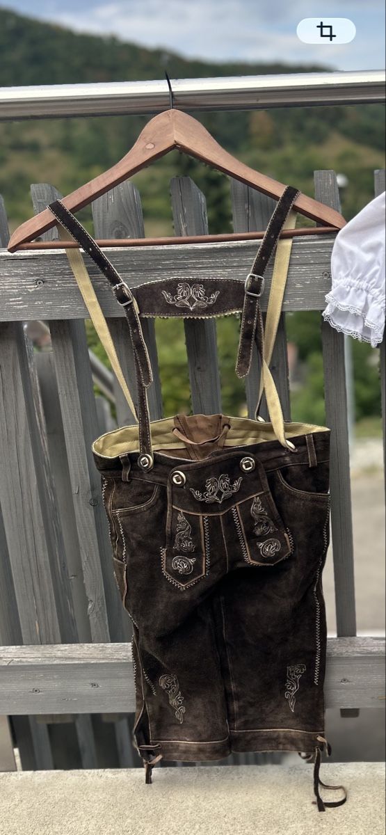 Pantaloni: Lederhose Grösse 122 – Usato da Merishausen venduto da her_v8b5