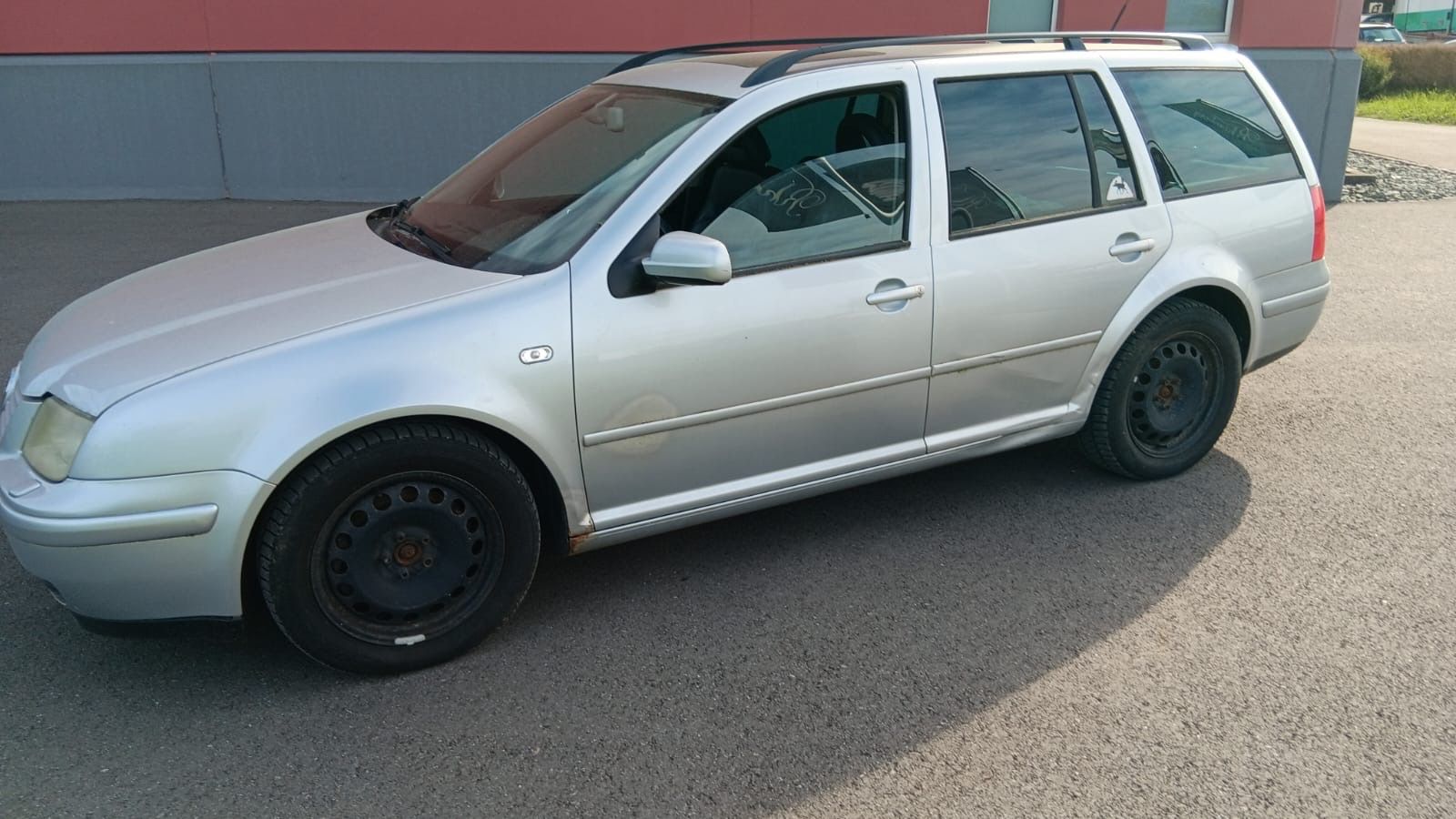 VW Autos: VW Bora 2.3 Motion – Gebraucht aus Rebstein von TonyRasta-Autohandel
