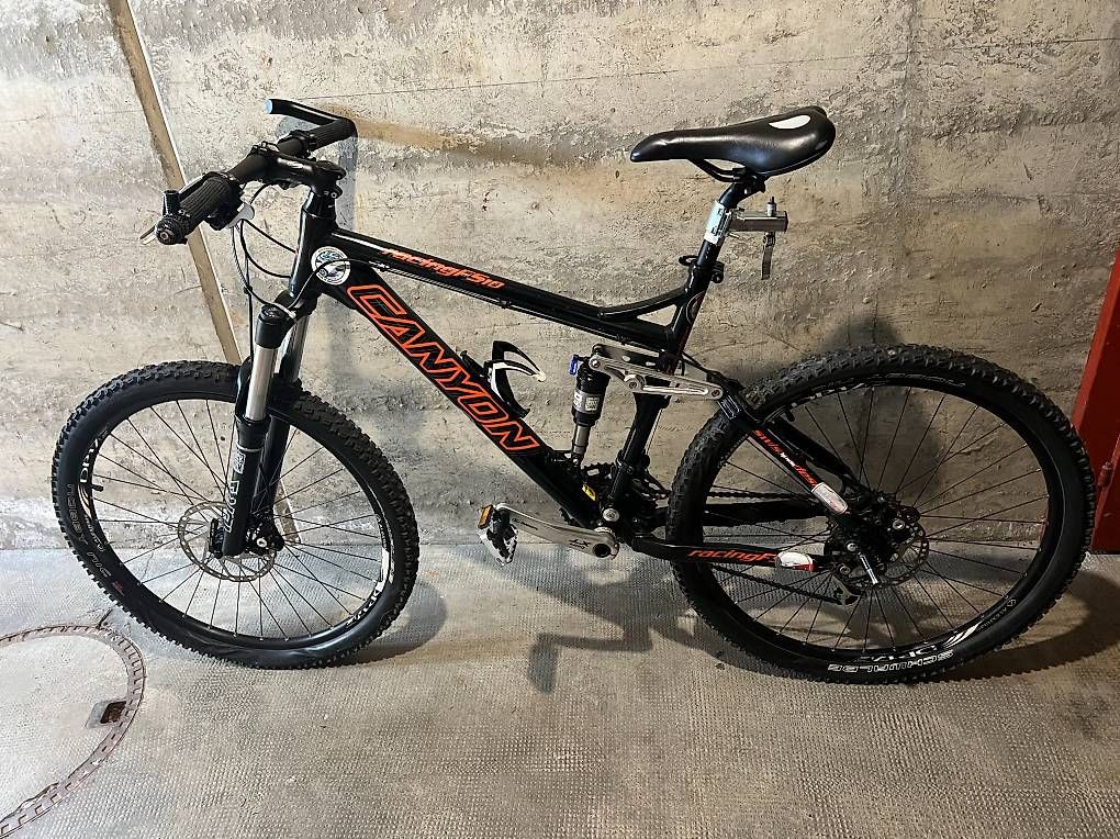 Vélos: VTT Canyon Racing FS10  – D'occasion à Penthalaz par Brunogtr35