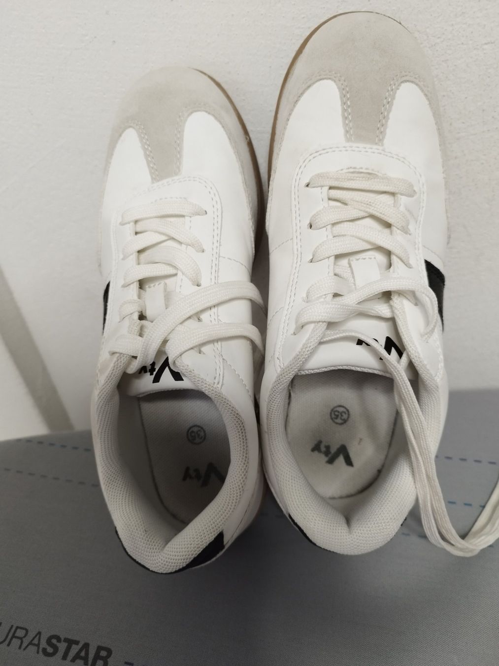 Scarpe da uomo: Hallenschuhe Grösse 35 Vty – Usato da Buchs AG venduto da Rohrsascha 1