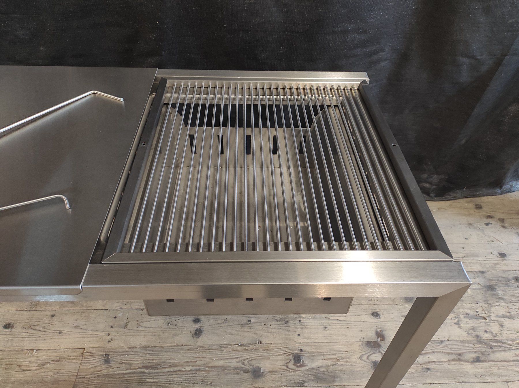 Griglie: Tisch Grill Edelstahl – Nuovo e nell'imballaggio originale da St. Silvester venduto da swissboy68 1