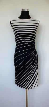 Gerafftes Streifenkleid - schwarz-creme