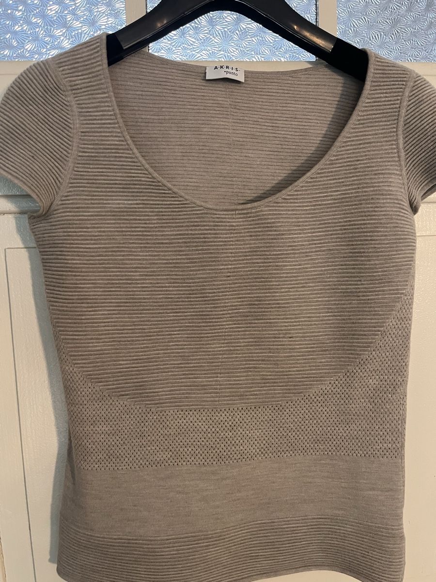 Akris T-shirt: Akris Shirt, Wolle, 36 – Usato da st. gallen venduto da jefesmith 1
