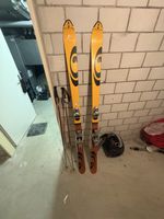 Ski Set orange mit Stöcken 