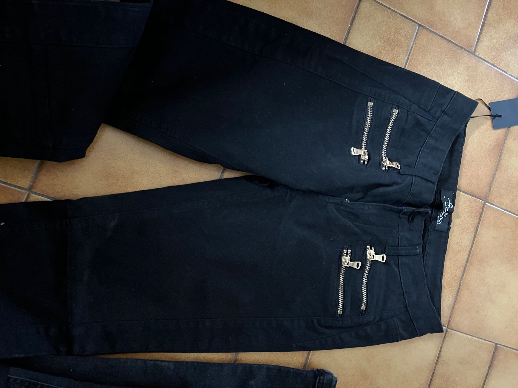 Jeans: Lot 3 jeans Taille 38 maman – Gebraucht aus Veyrier von kimedovapa 1