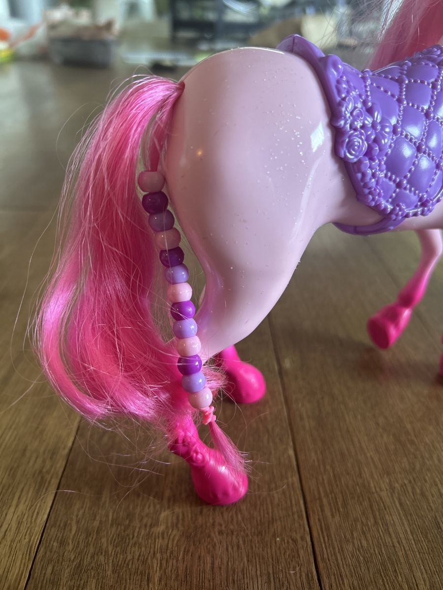 Giocattoli: Barbie Pferd mit Sattel – Usato da Liebefeld venduto da heblow 2