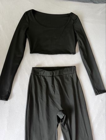 Schwarzes zweiteiler Sportset