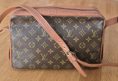 LOUIS VUITTON Sac Bandouliere 30 Vintage Monogram Canvas