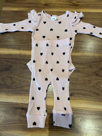Süsses Baby Set, Grösse 0-3 Monate, Rosa mit Herzchen! 62/68