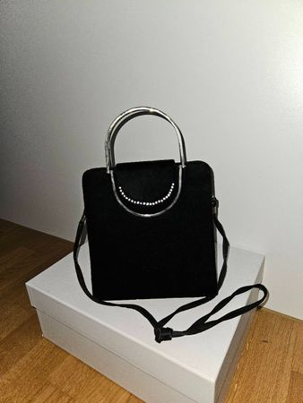 Samt-Handtasche schwarz mit Strass und Metallgriffen