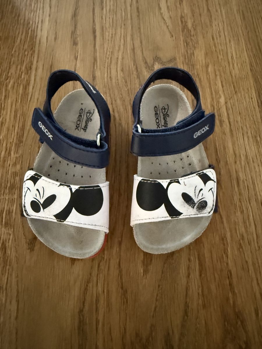 Geox Schuhe für Jungen: Sandale Geox Disney Mickey Mouse Grösse 22 – Gebraucht aus Kölliken von Vivii01
