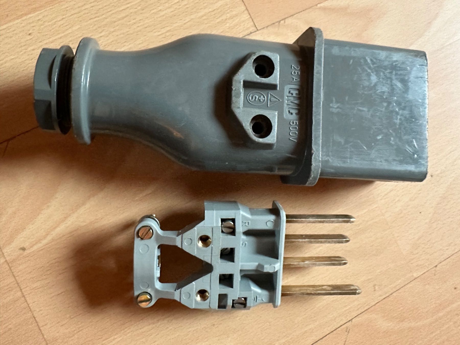 Spine: J 25/4 Polig Stecker CMC – Usato da Huttwil venduto da Bolpa 2