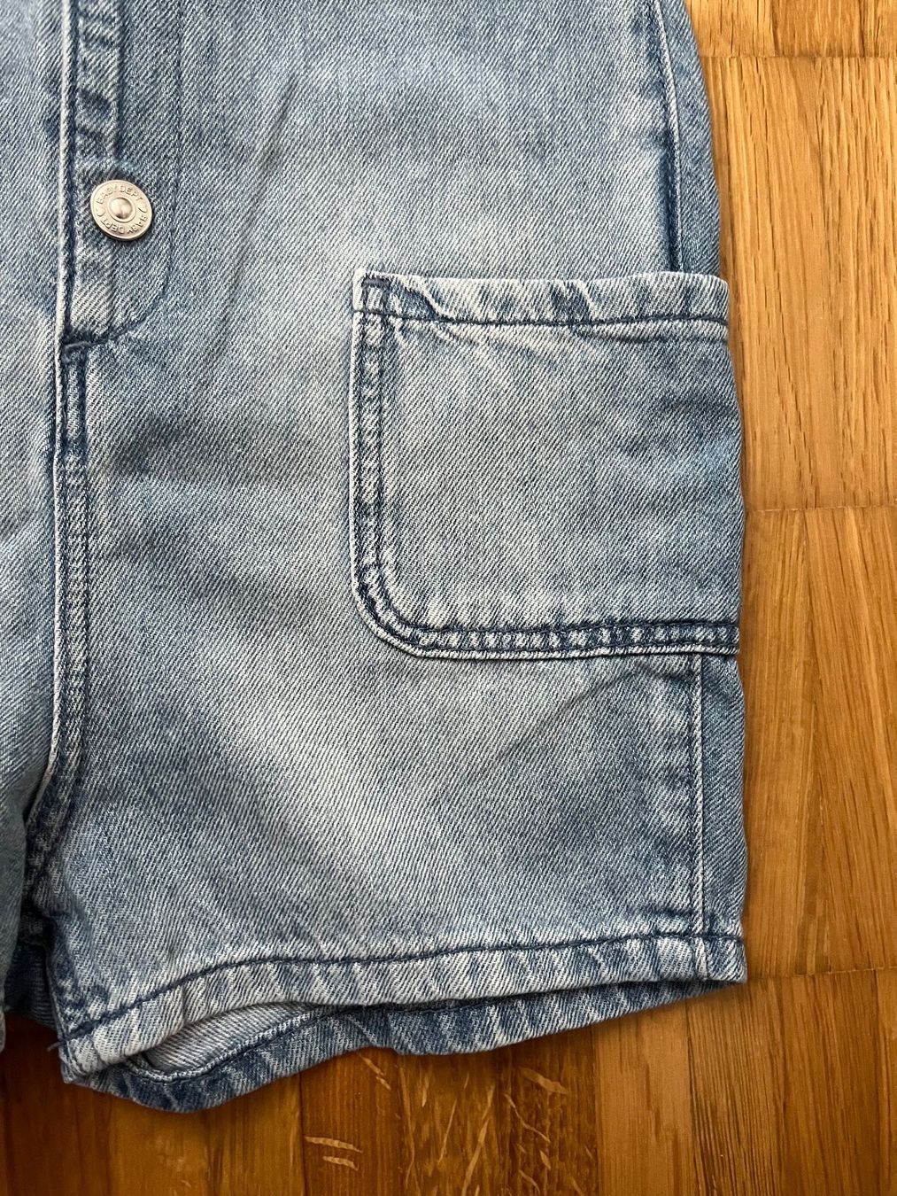 H&M Pantaloni: H&M Trägerhose Gr. 92 – Usato da Jona venduto da Good_luck1_ 6