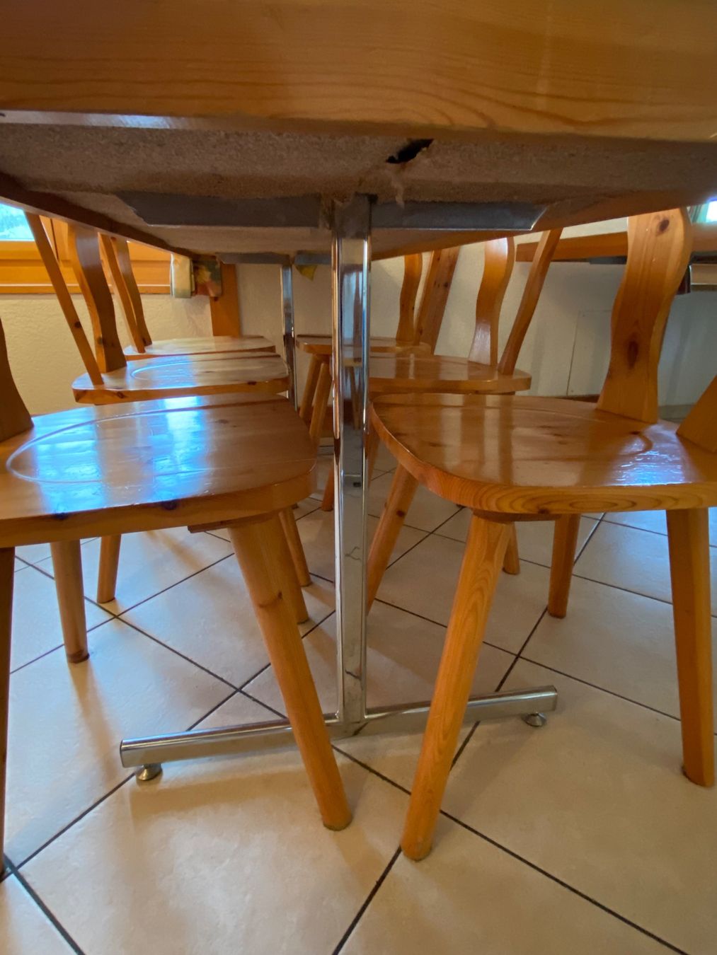 Set di tavolo e panche: Esstisch mit sechs Stühlen – Usato da Eschlikon TG venduto da ArtRec 1