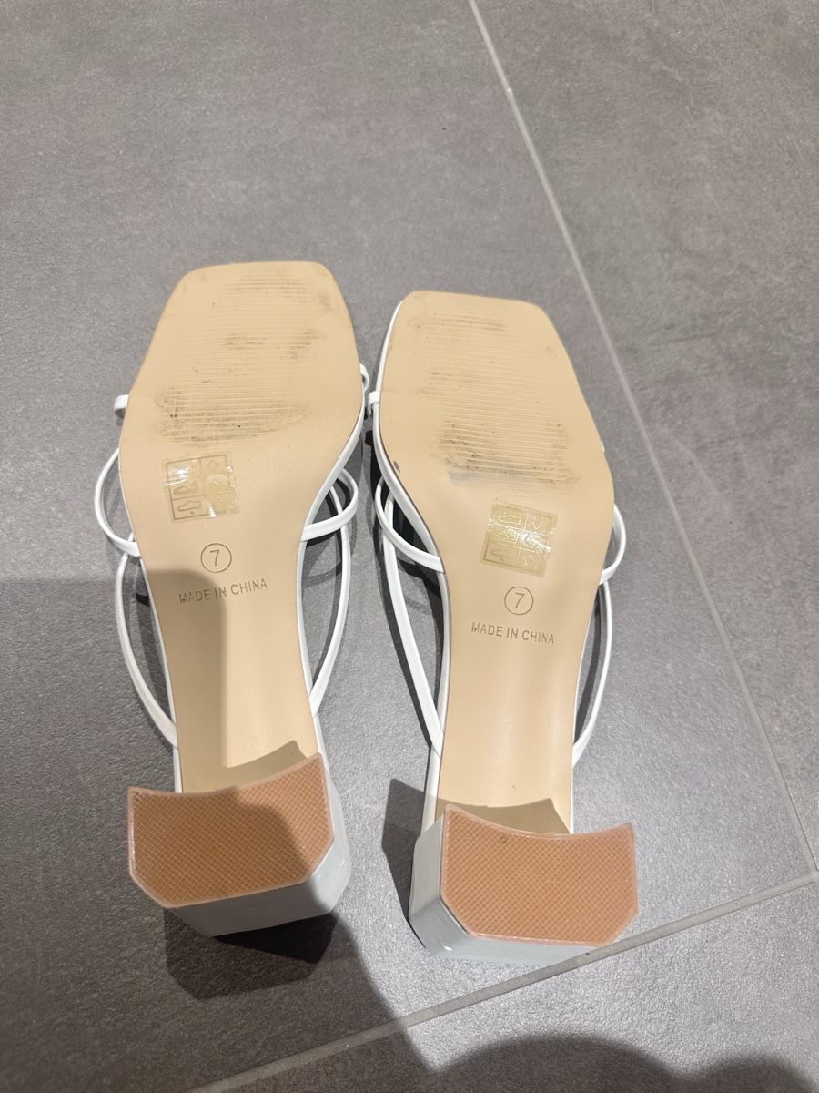 Scarpe da donna: Sandali bianchi Raid - taglia 40 – Nuovo (secondo la descrizione) da Locarno venduto da nat_7trq 2