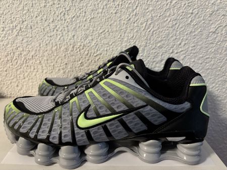 NIKE SHOX TL – Wolf Grey / Lime Blast – NEUVE – Taille 45.5