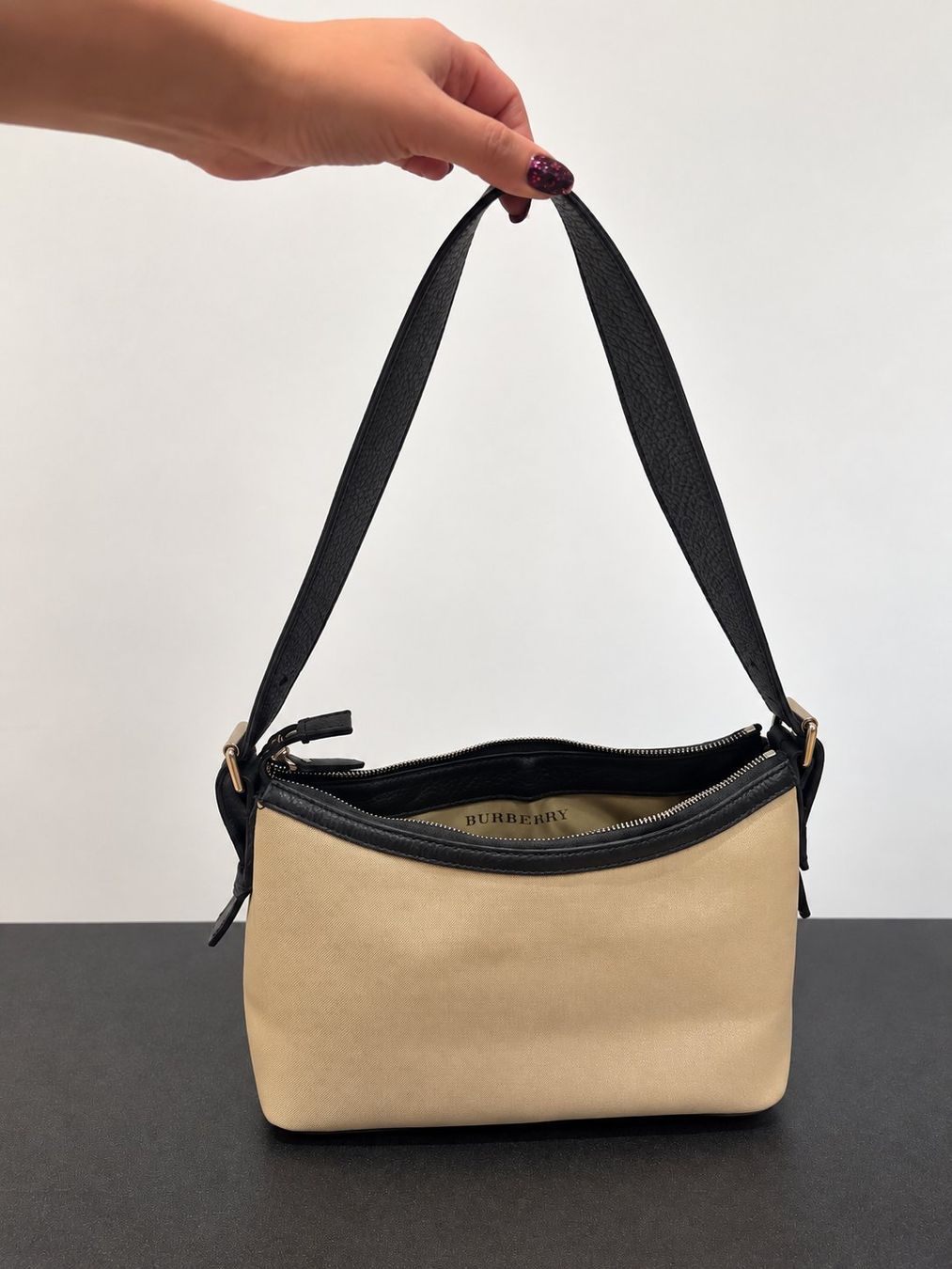 Burberry Borse da donna: Sac Burberry à motif Nova – Usato da Romont FR venduto da Djeb7 1