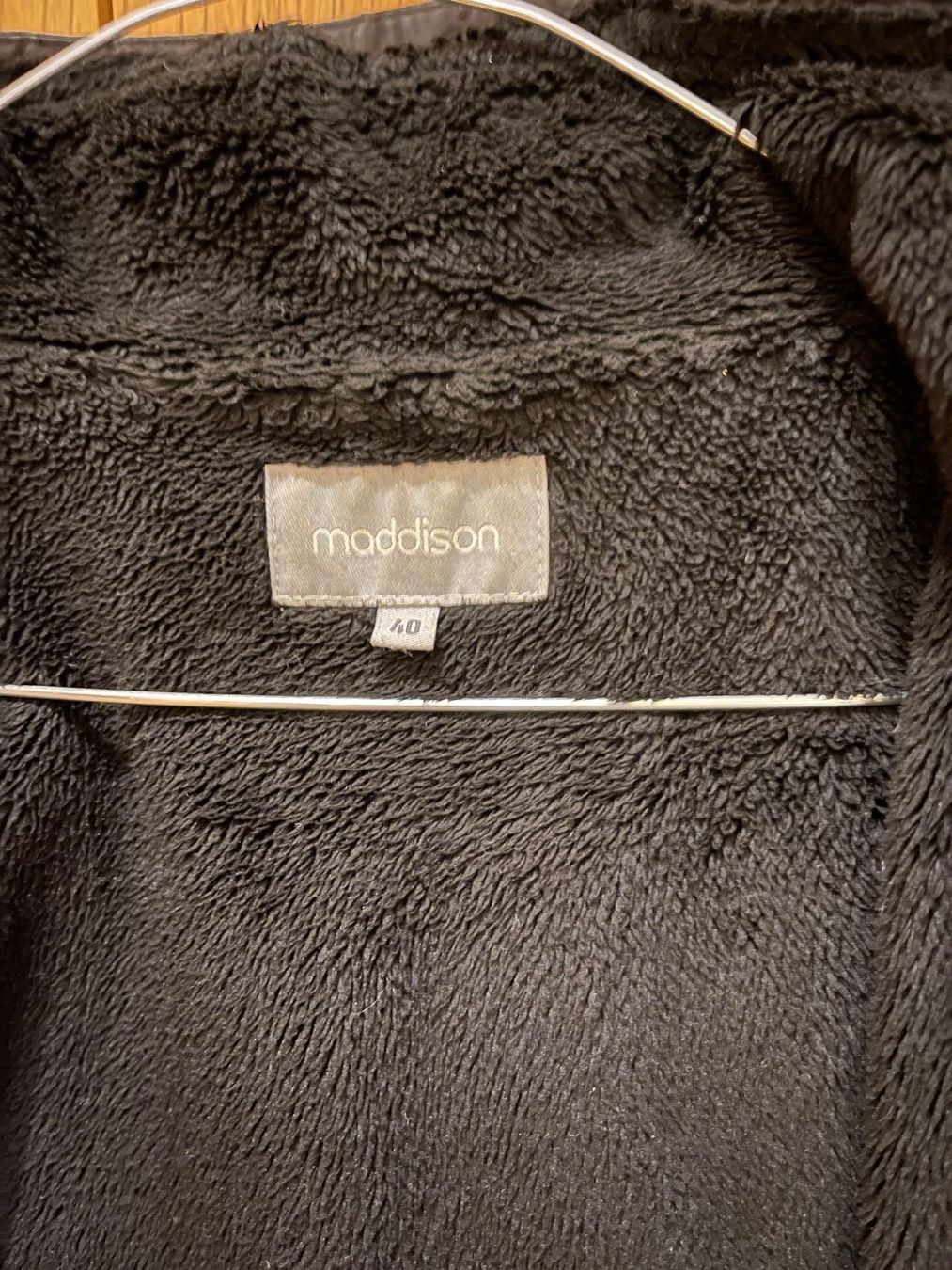 Giacche: Warme Winterjacke mit Kapuze – Usato da Oberrieden venduto da Boccia1981 4