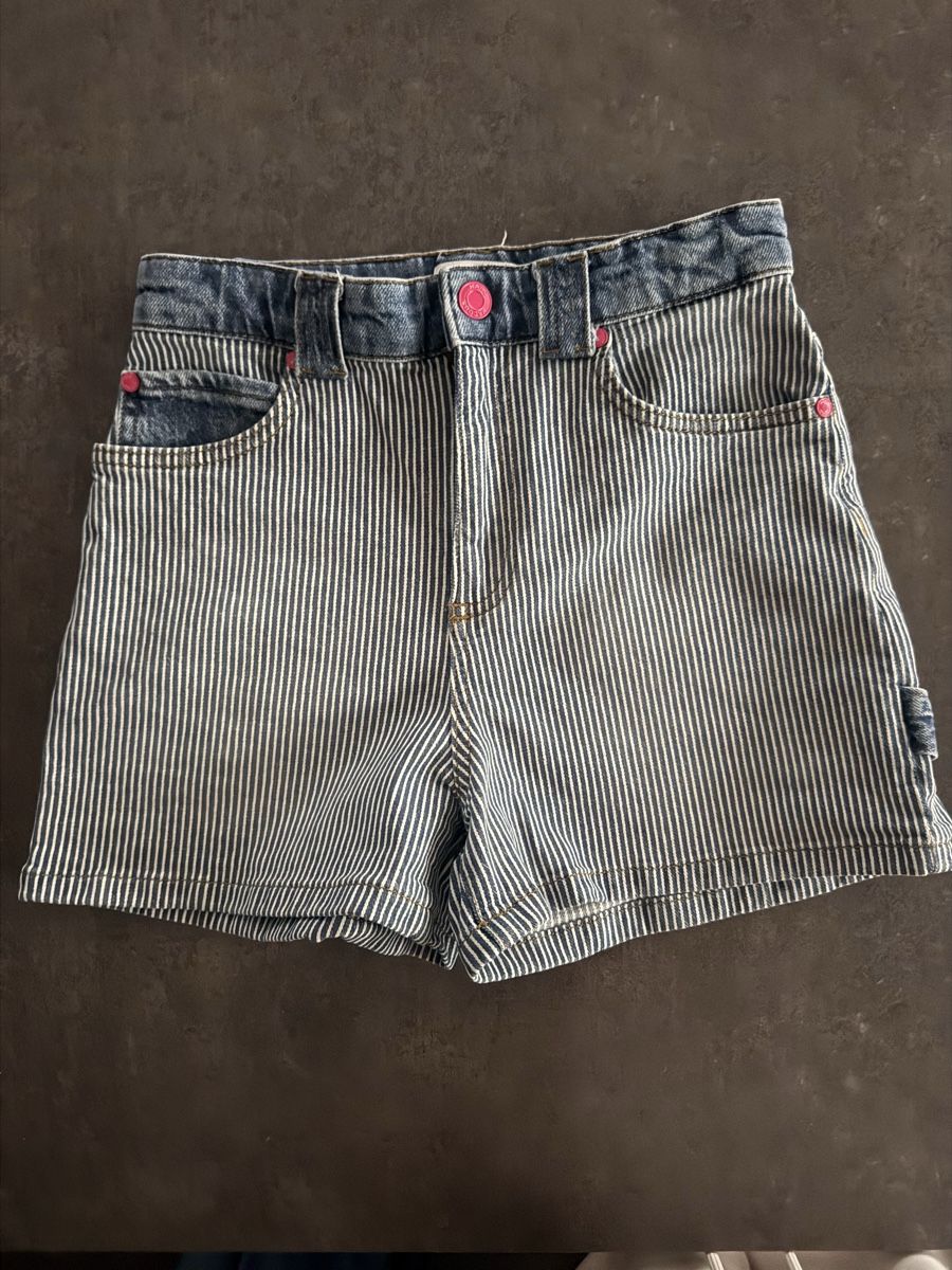 Marc Jacobs Pantaloni: Marc Jacobs shorts for 12 yo – Usato da Cologny venduto da Nastyarozenberg