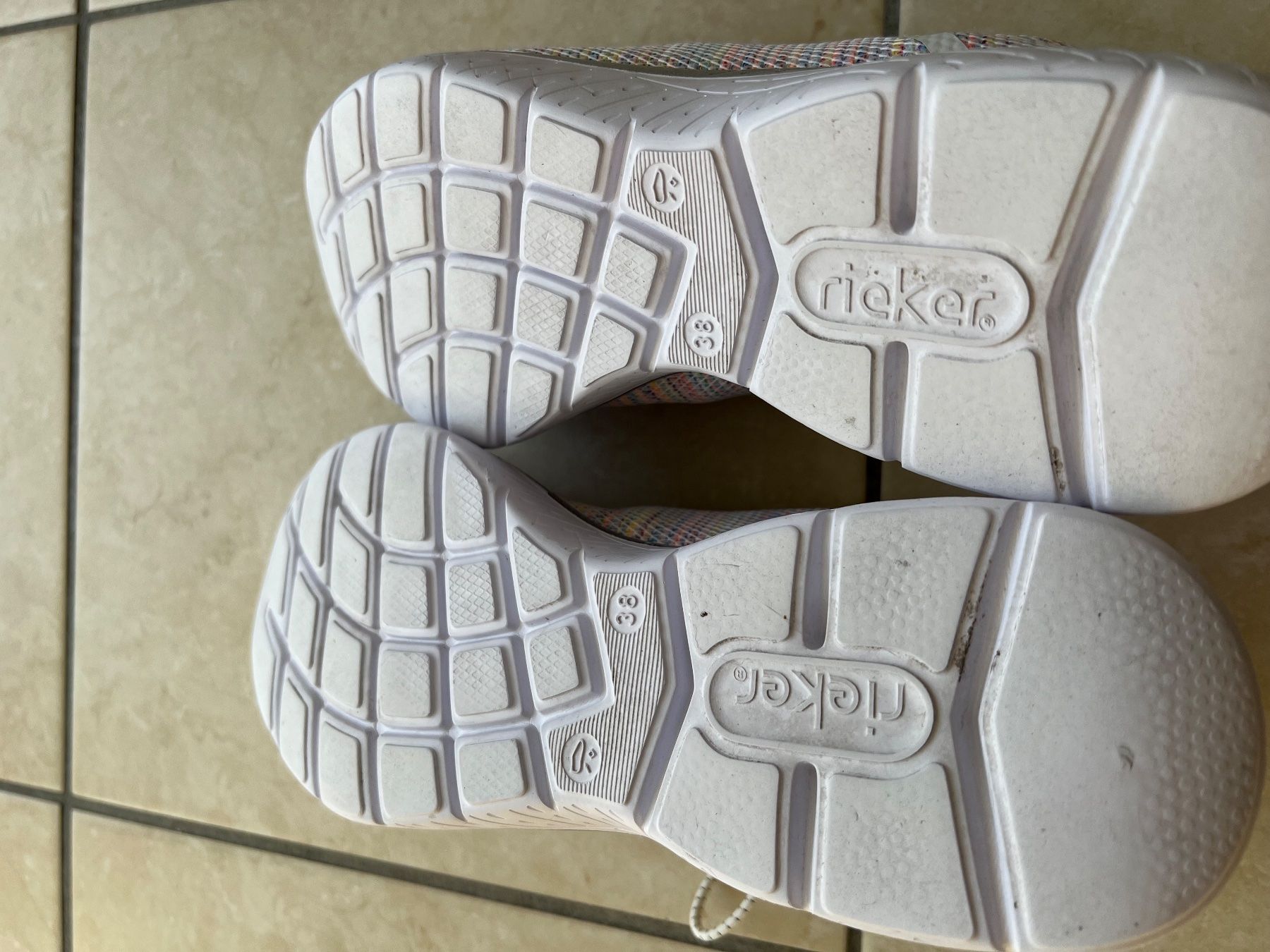 Skechers Scarpe da donna: Scarpe Rieker 38 donna – Usato da Faido venduto da Manuela86 2