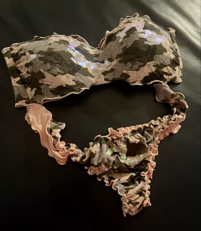 Bikini von Calzedonia Tarnmuster und Pailletten