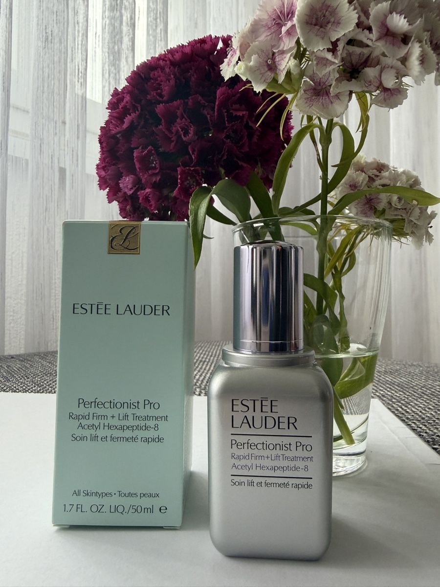 Estée Lauder Cura del viso: Estée Lauder Gesichtspflege Serum NEU – Nuovo e nell'imballaggio originale da Dänikon ZH venduto da tug_m9b6
