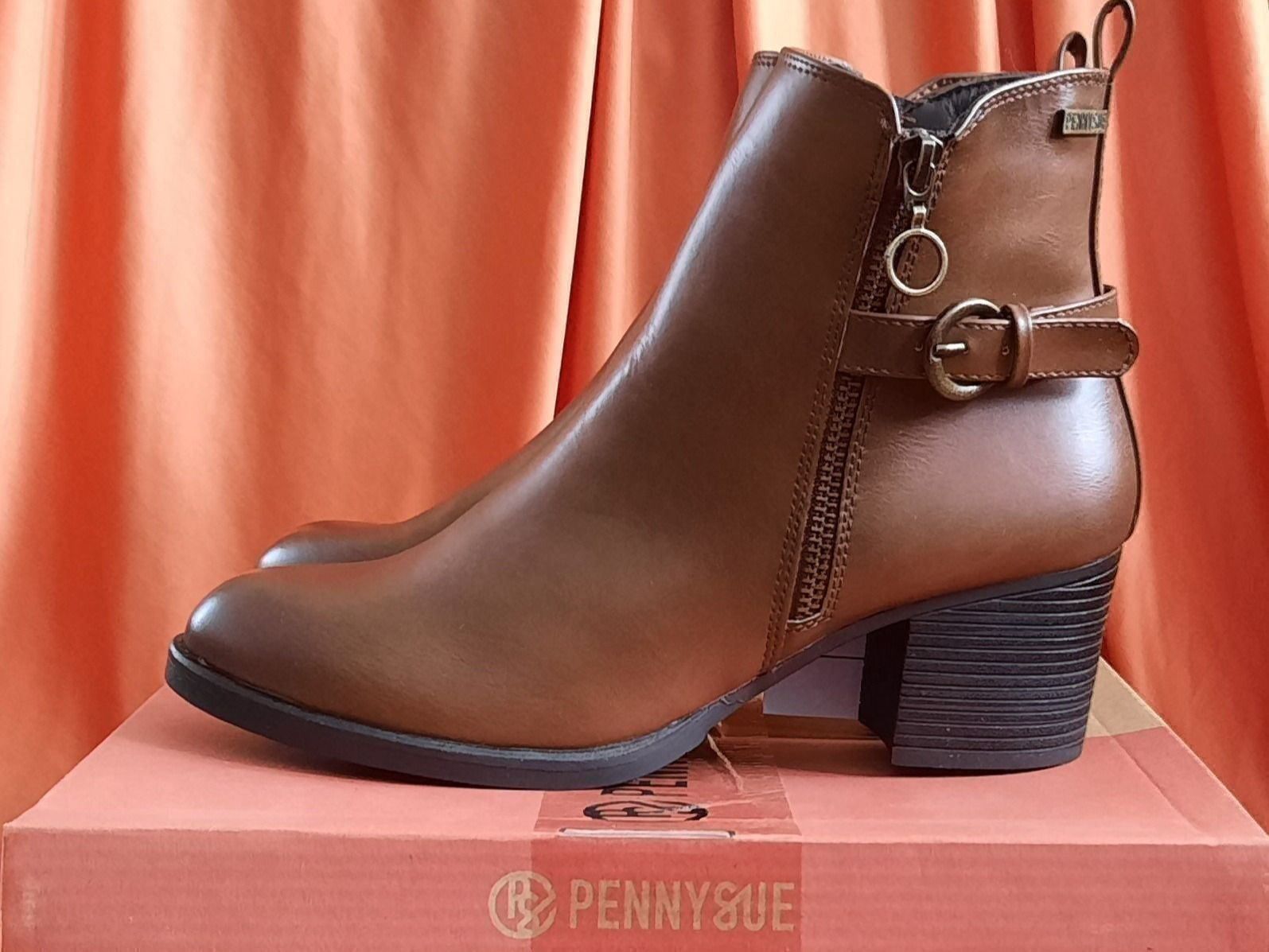Chaussures femmes: SALE!! Elegante Stiefeletten braun Gr. 39 – Neuf avec emballage d'origine à Seuzach par VT-Collections1