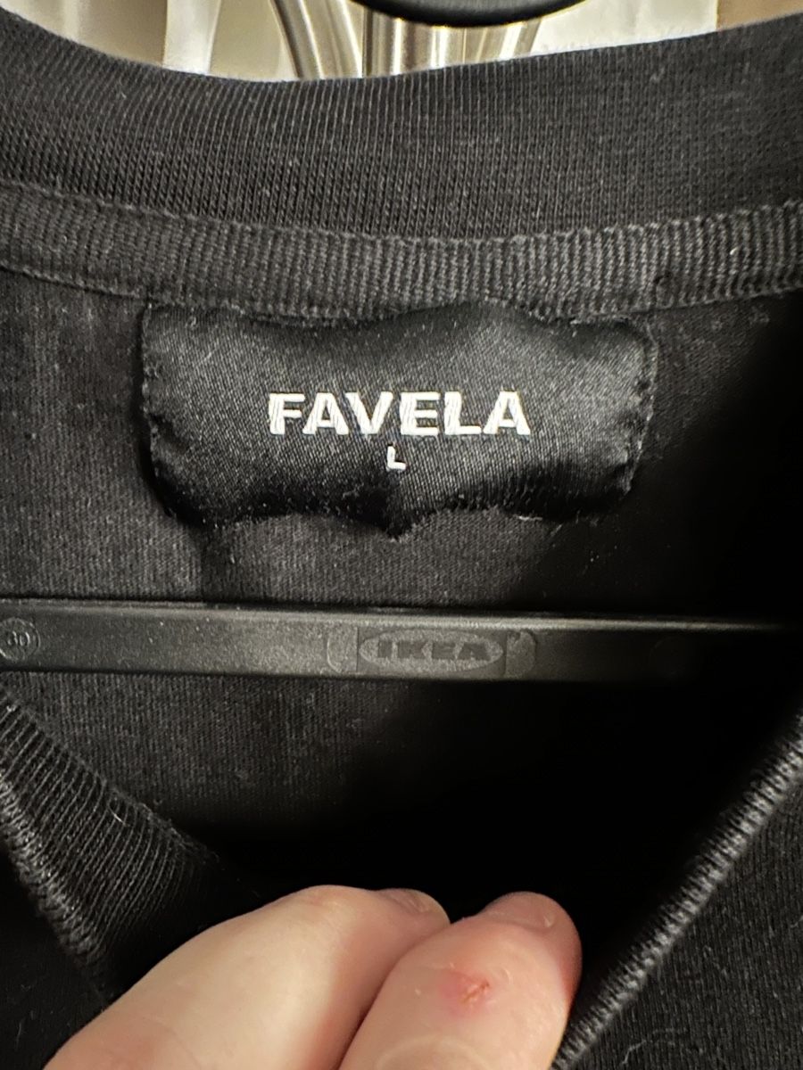 T-shirt: Favela T-shirt L – Usato da Massagno venduto da Axoo 3