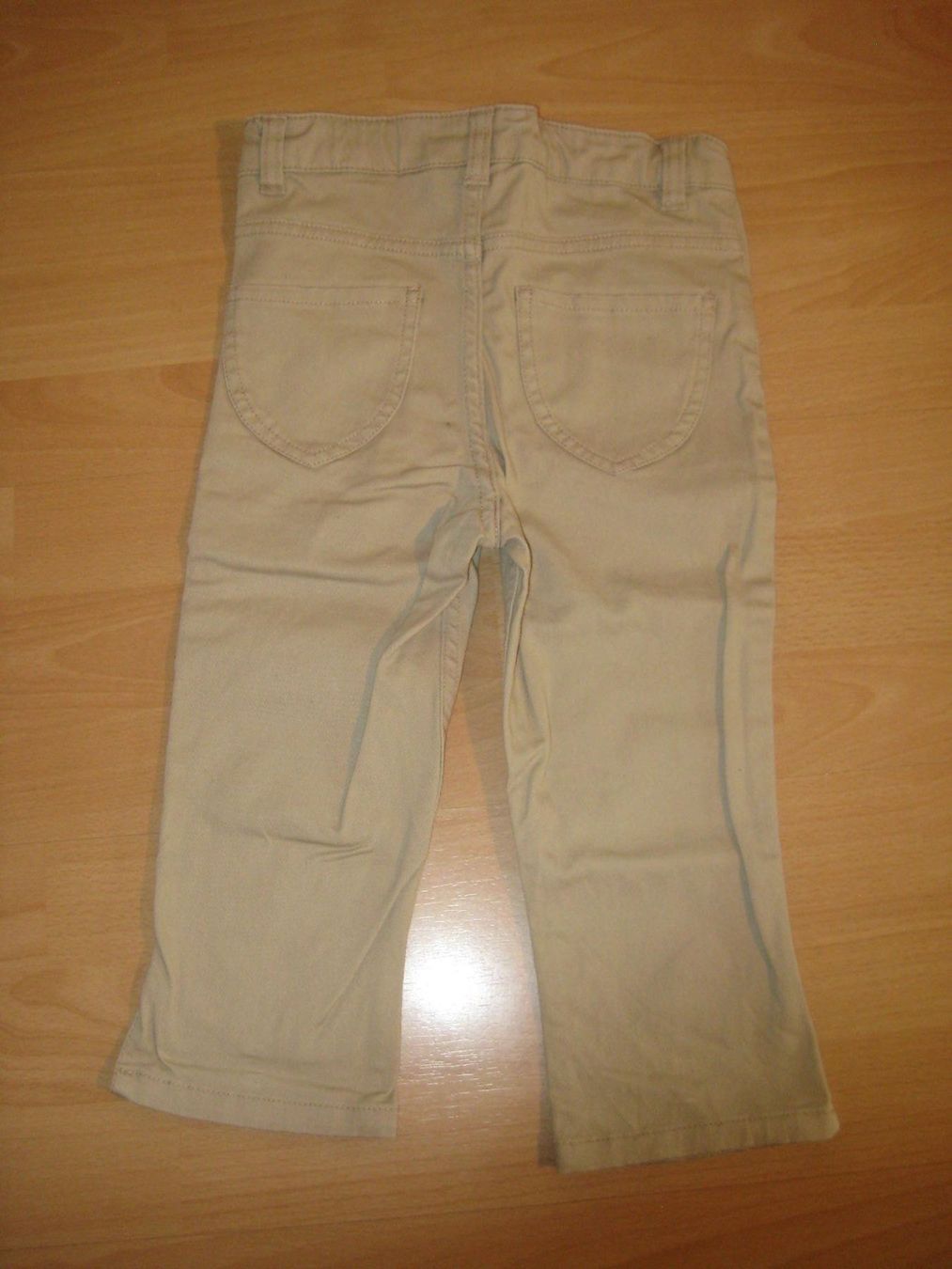 H&M Pantaloni: Beige 3/4 Jeanshose Gr. 122 – Usato da Greifensee venduto da Janali01 1
