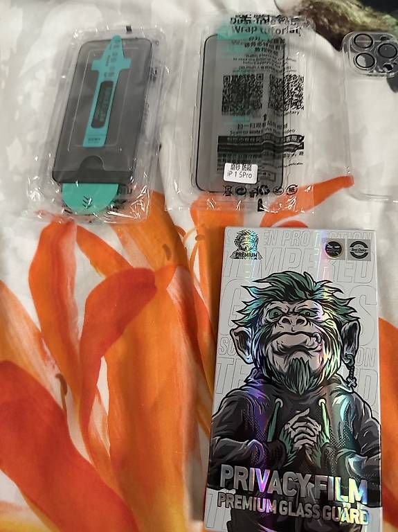 Coques & Protection écran: 5 coques pour iPhone 15 pro – D'occasion à Morges par bir_9rsr 2