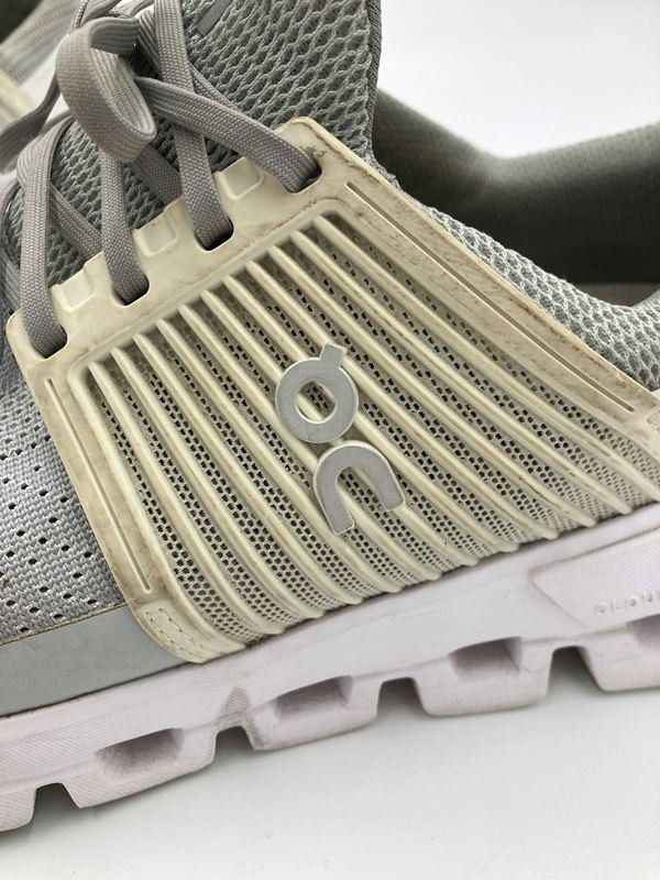 On Scarpe da uomo: ON | Schuhe | Grau/Weiss | Grösse 38.5 – Usato da Wittenbach venduto da Restwert_St-Gallen 5