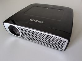 Philips PicoPix PPX4935 Mini Beamer, 720p, WiFi + Tasche