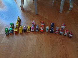 22 Paw Patrol Fahrzeuge mit Figuren drin