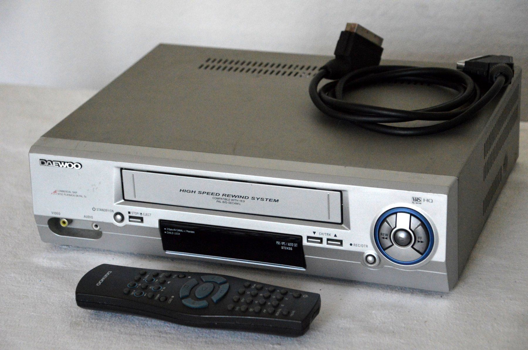Registratori: Videorecorder / magnétoscope  VHS Daewoo ST243S – Usato da Collonges venduto da arashee 1