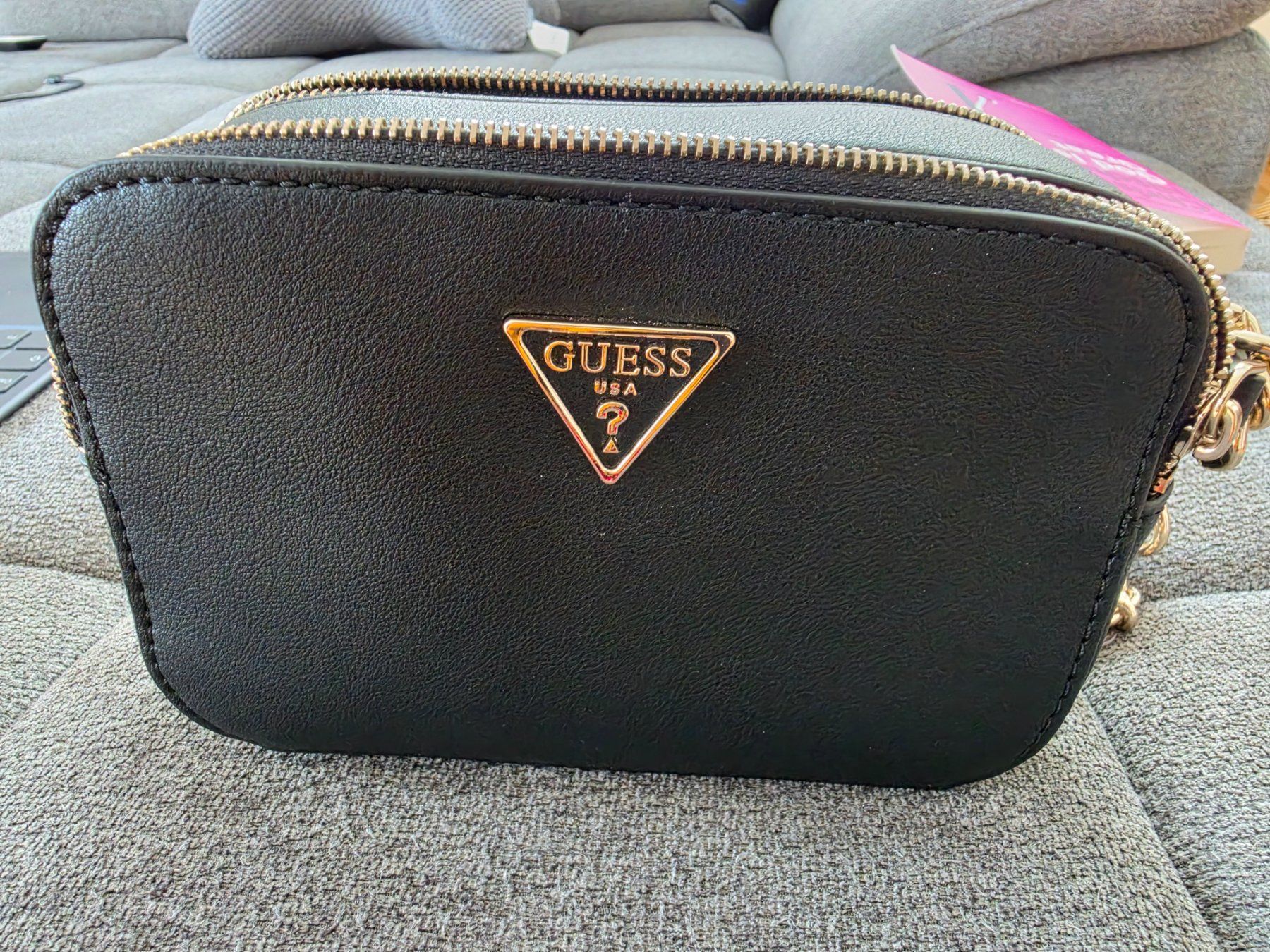 Guess Borse da donna: Guess Umhängetasche Noelle Camera schwarz – Usato da Göschenen venduto da tinchen9_ 2