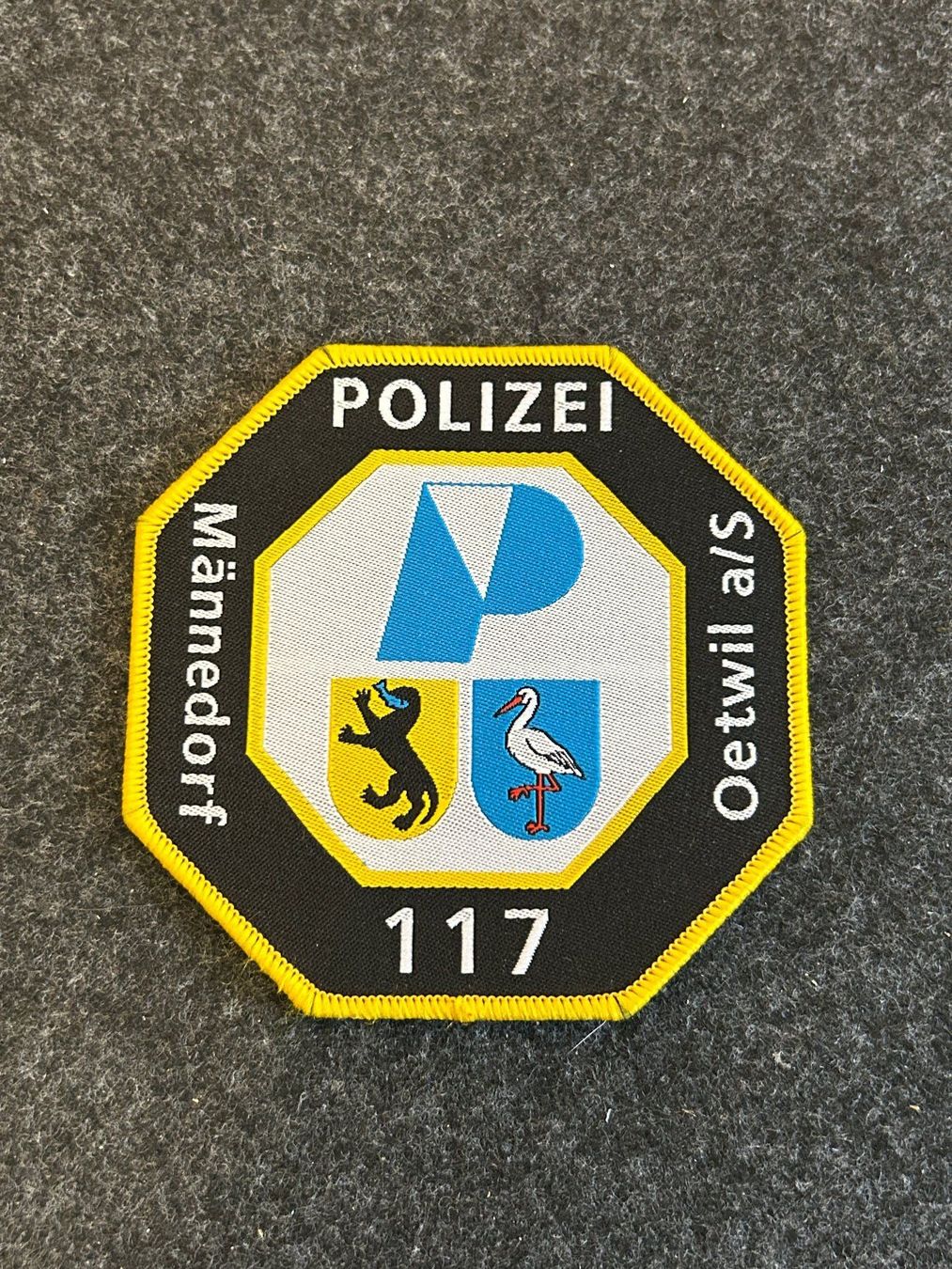Toppe: Polizeiabzeichen Schweiz - Polizei Männedorf Oetwil a/S – Usato da Berikon venduto da DGC-1995