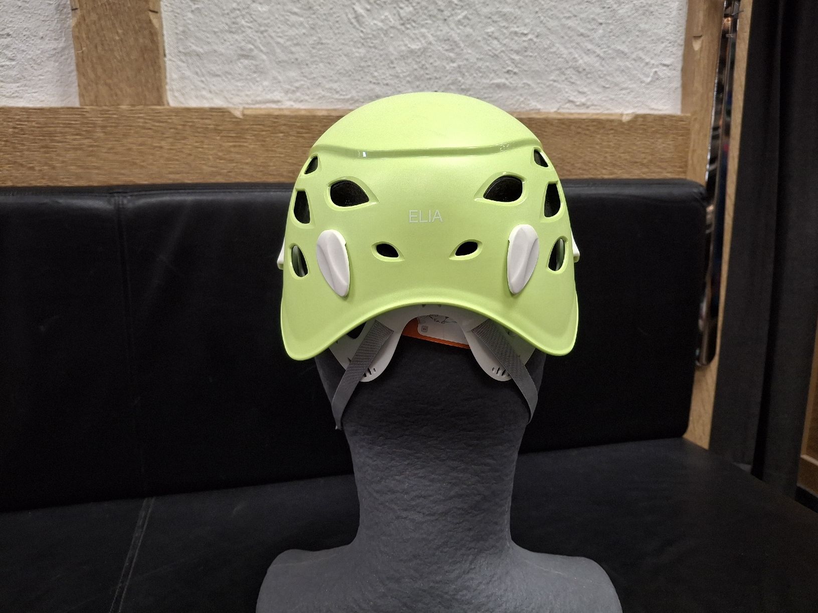 Petzl Caschi: Petzl Kletterhelm – Nuovo (secondo la descrizione) da Adelboden venduto da oestersport 2