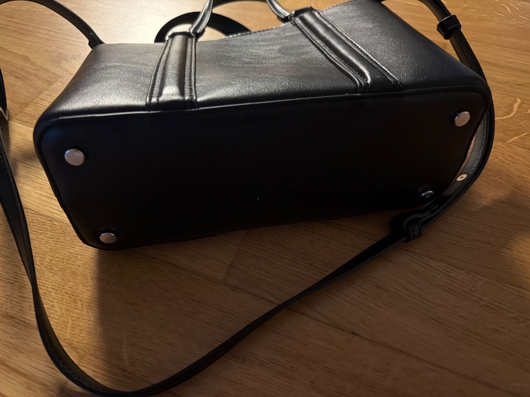 Taschen für Damen: tasche schwarz – Gebraucht aus Bonstetten von juliestore 1