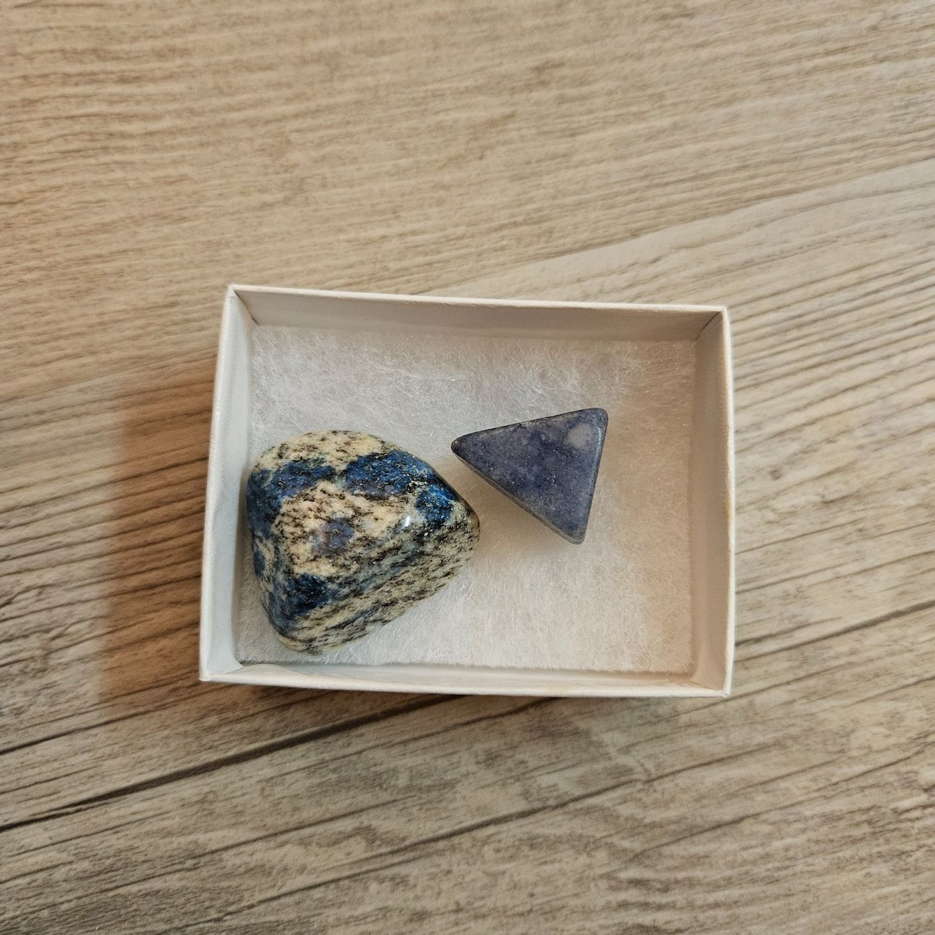 Mineralien & Heilsteine: Edelsteine Lapislazuli und Sodalit – Gebraucht aus Embrach von Lilly2021