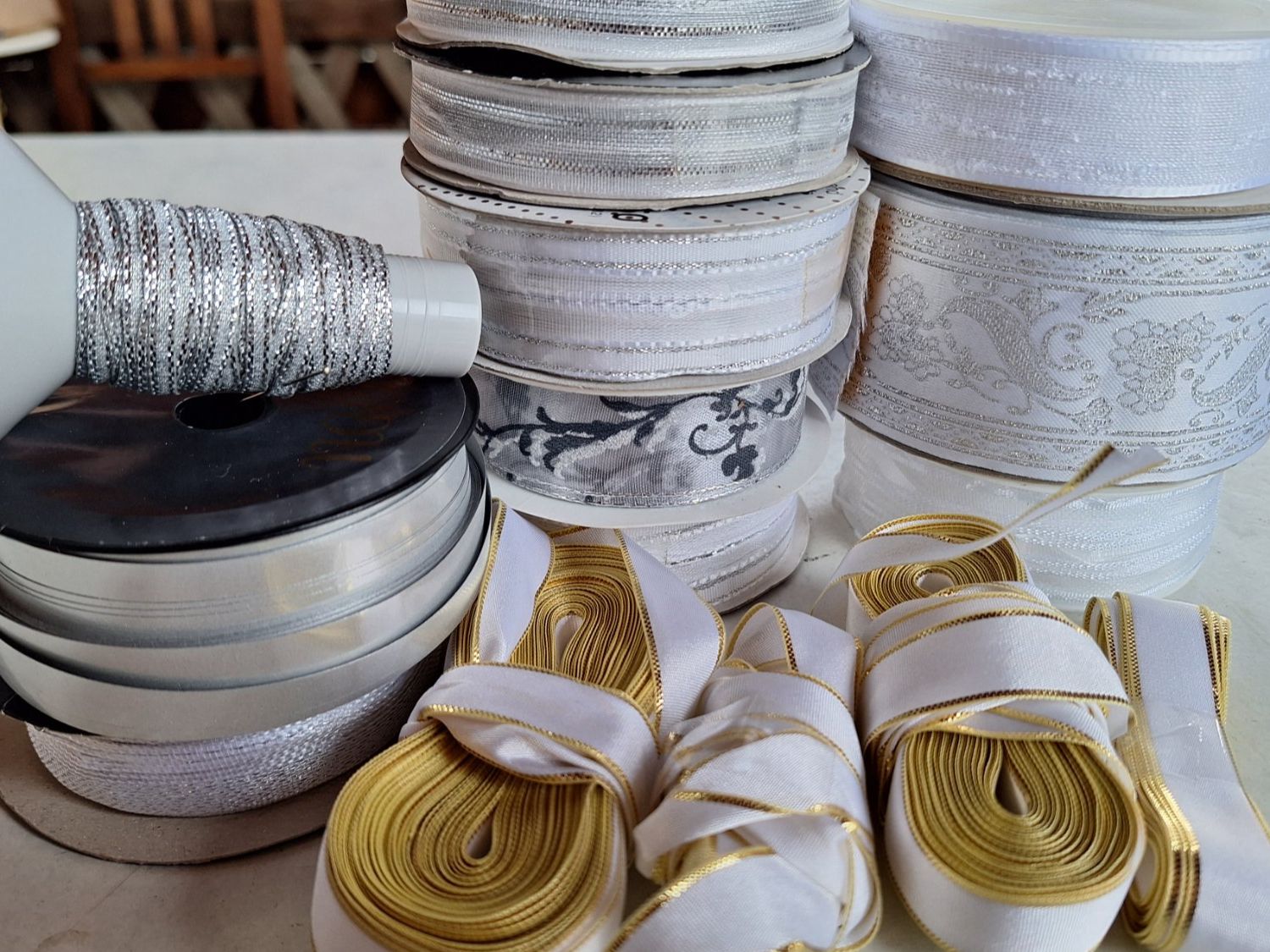 Dekobänder: 15 ROLLEN WEIHNACHTSBAND GESCHENKBAND – Neu (gemäss Beschreibung) aus Huttwil von Kunterbuntli