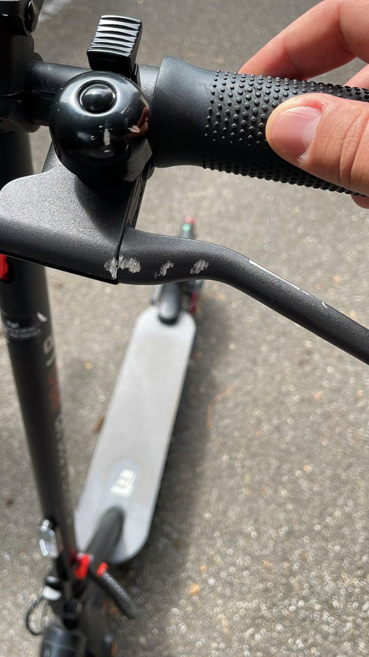 Scooter: E-Scooter E-Wheels E2S V2 Pro LR beschädigt – Difettoso da Emmenbrücke venduto da nkaech 2