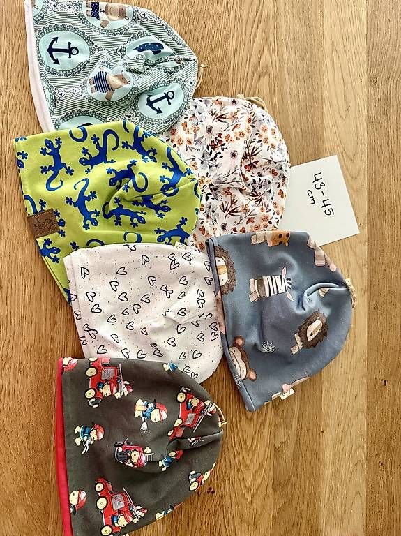 Chapeaux, bonnets & casquettes: Handgemachte Beanies – Neuf avec emballage d'origine à Gwatt (Thun) par Bennae 1