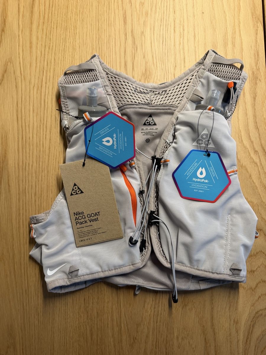 Nike Zaini: Laufweste / Trinkrucksack – Nuovo e nell'imballaggio originale da Kriens venduto da fiona.law98